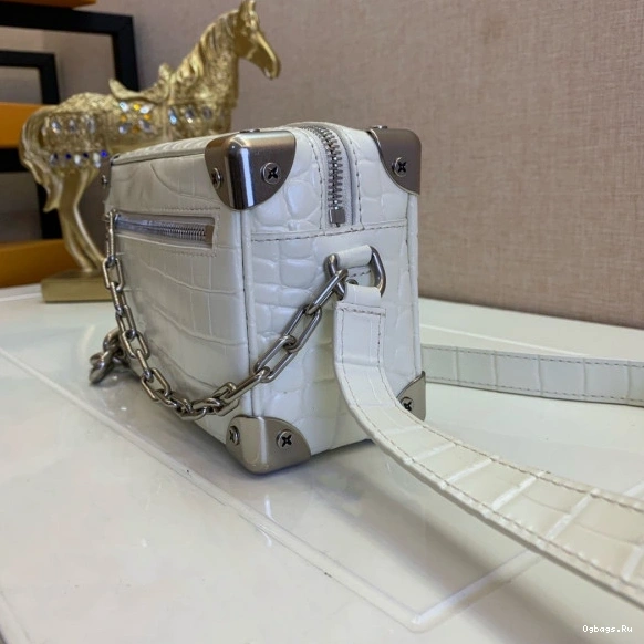 LOUIS VUITTON SOFT TRUNK 0416